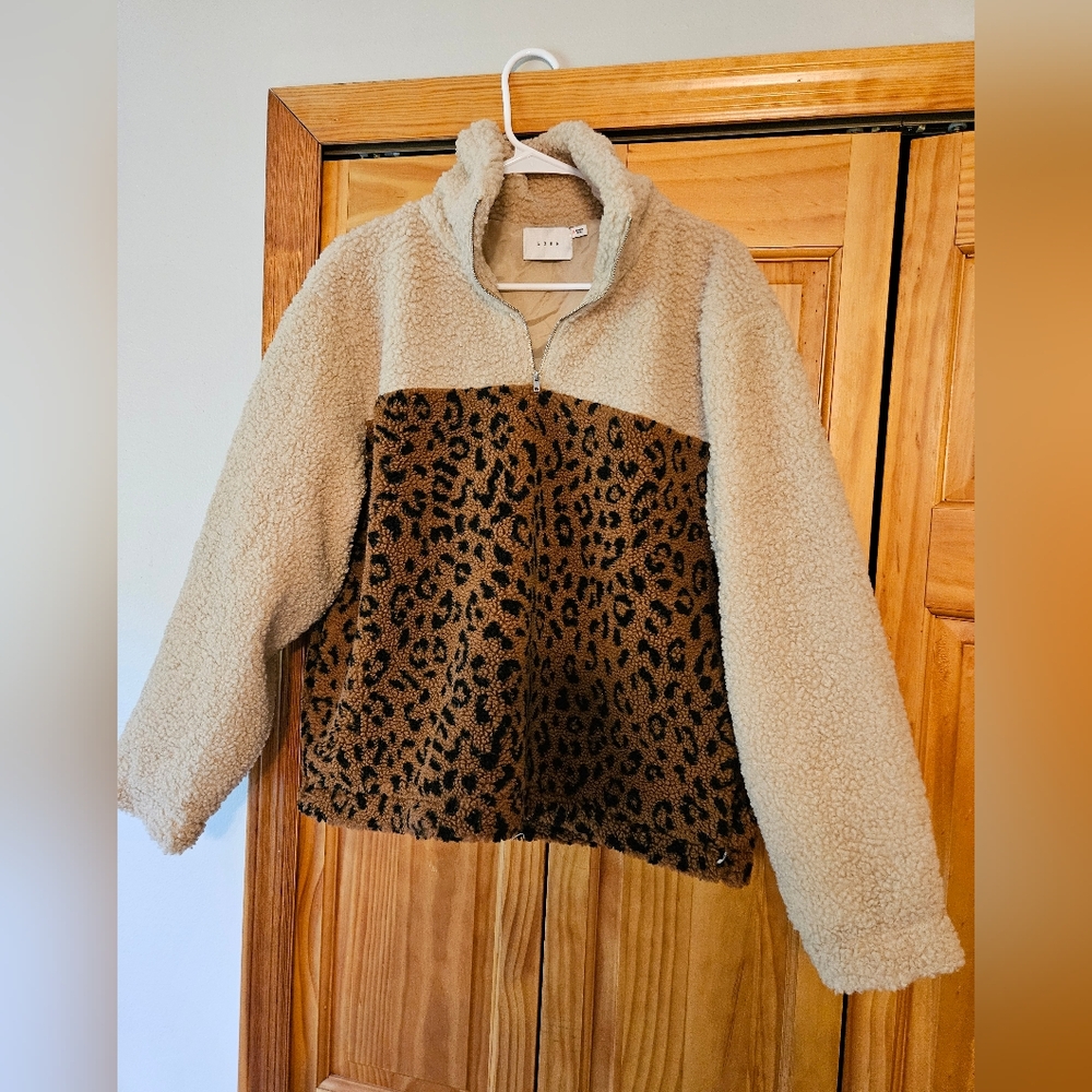 Leopard fleece pullover